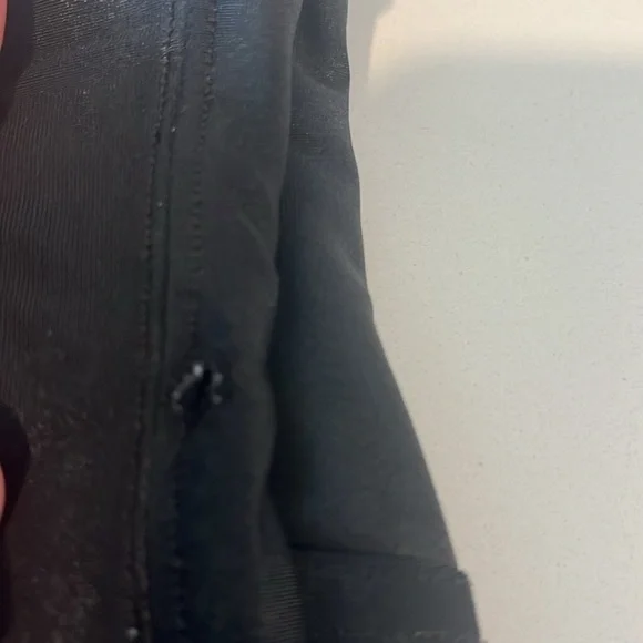 Spanx textured leggings (pleather looking) - Picture 4 of 8